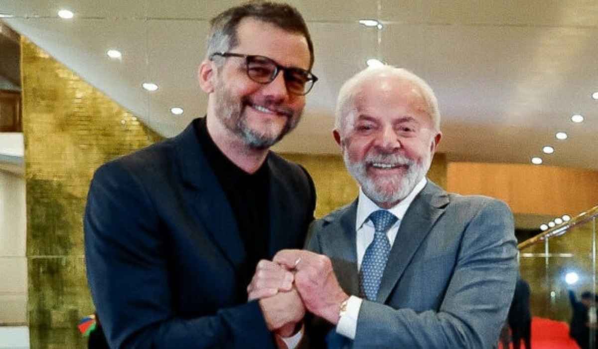 Vídeo: Após Globo de Ouro, Lula liga para Wagner Moura, que se emociona