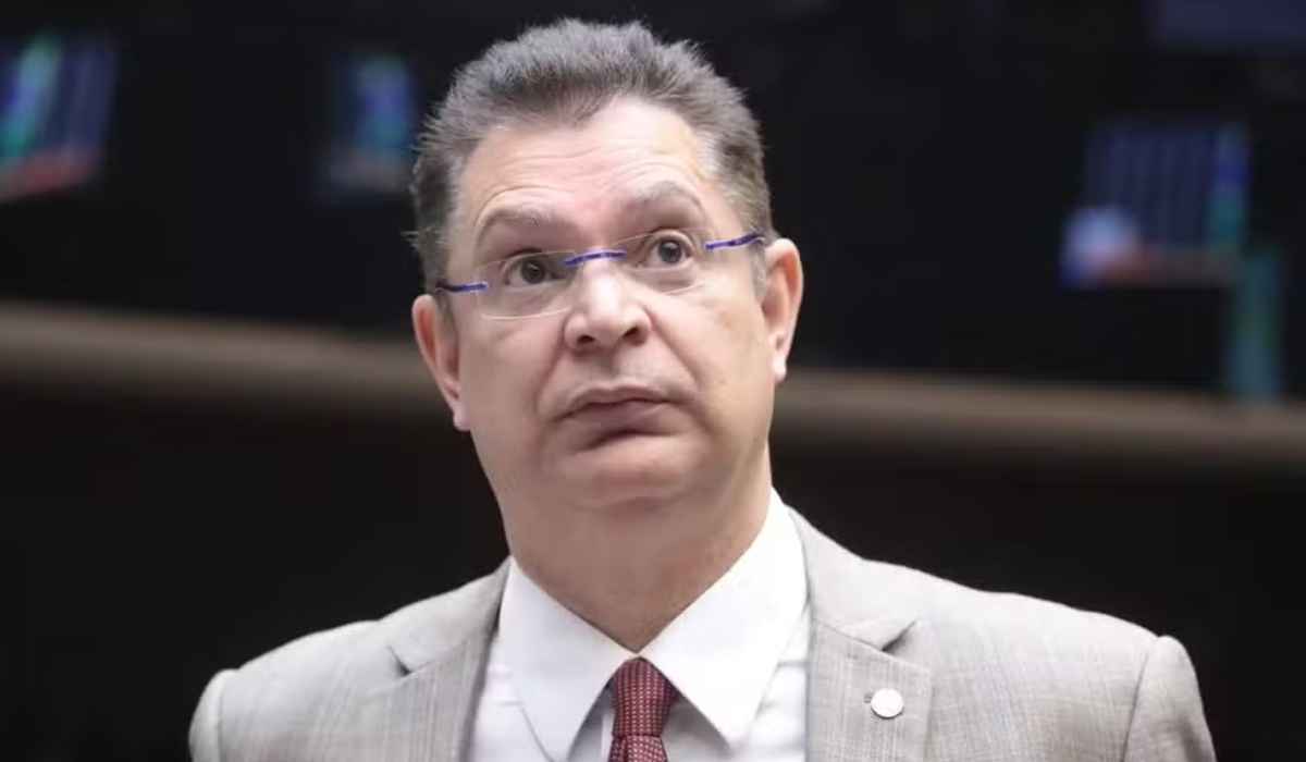 Líder do PL registrou venda de imóvel 11 dias após PF achar dinheiro