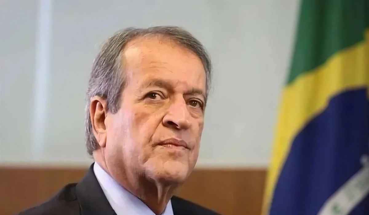 Candidatura de Flávio Bolsonaro ao Planalto é ‘irreversível’, diz Valdemar