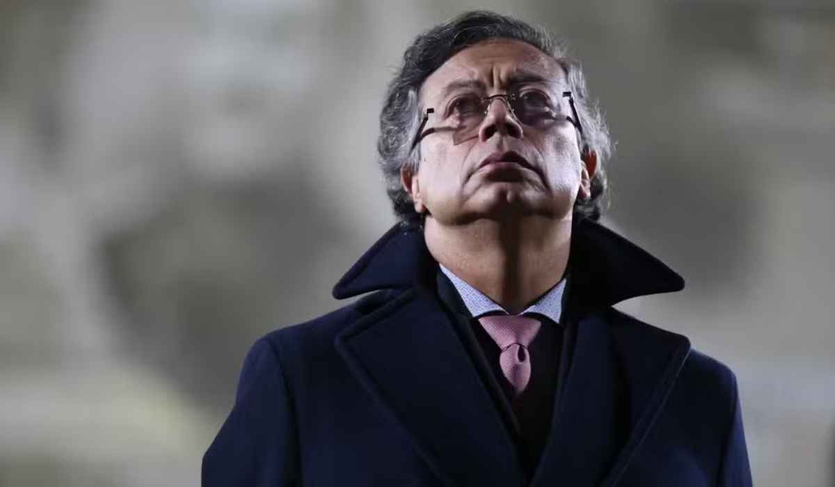 Colômbia impõe tarifa de 30% a produtos do Equador e suspende venda de eletricidade