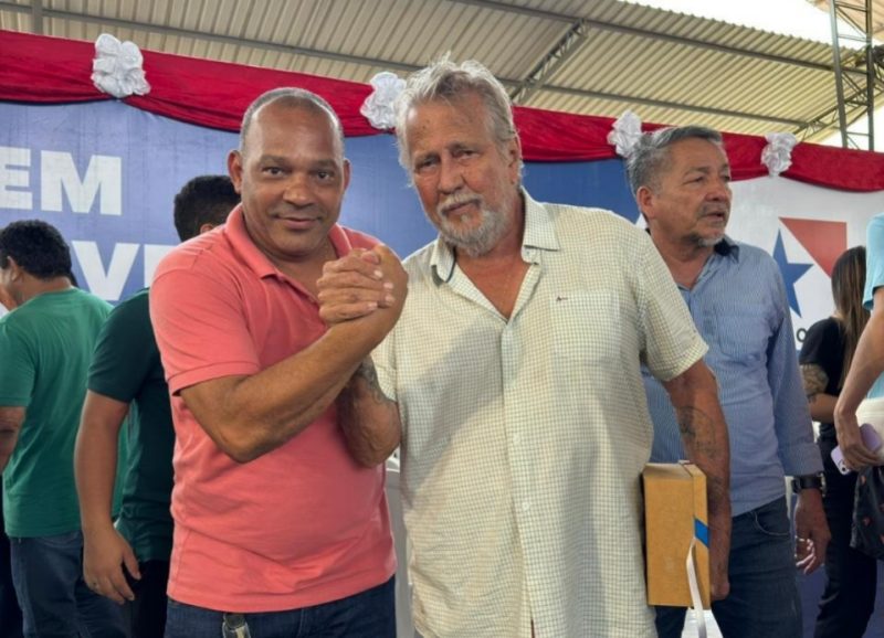 Vereador Roni Baiano celebra a entrega da nova Escola Estadual Eriberto Jasper em Palmares