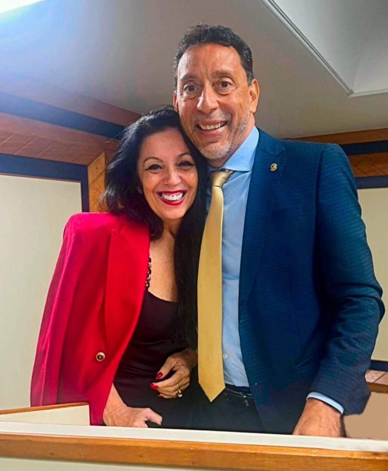 Cristina Longo e o advogado Dr. Humberto Bolhosa, escritor, palestrante e de projeção nacional / Foto: AP