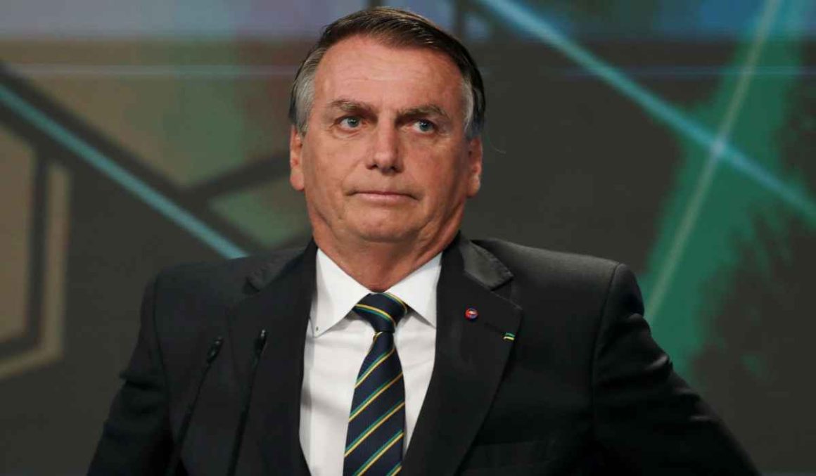 Bolsonaro é citado em 74 arquivos do caso Epstein, sem indícios de envolvimento, aponta levantamento