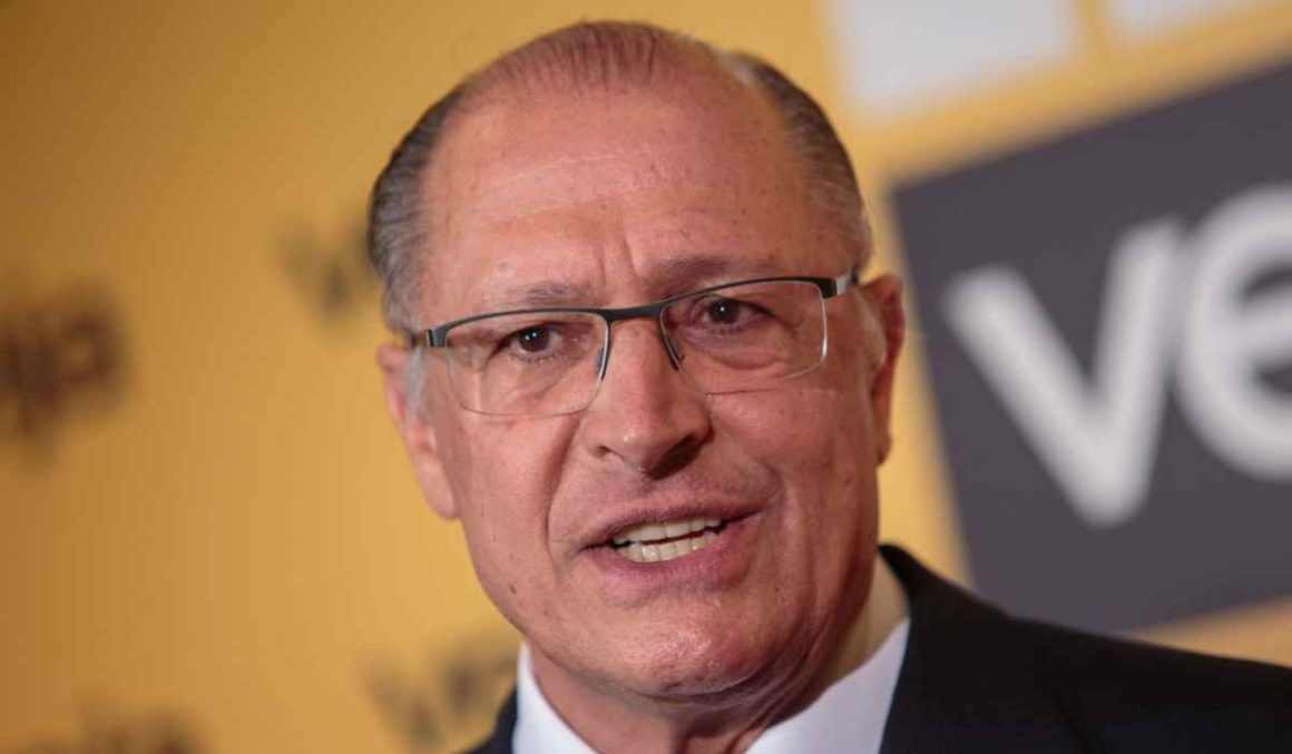 Expectativa é "zerar" tarifaço com viagem de Lula, diz Alckmin