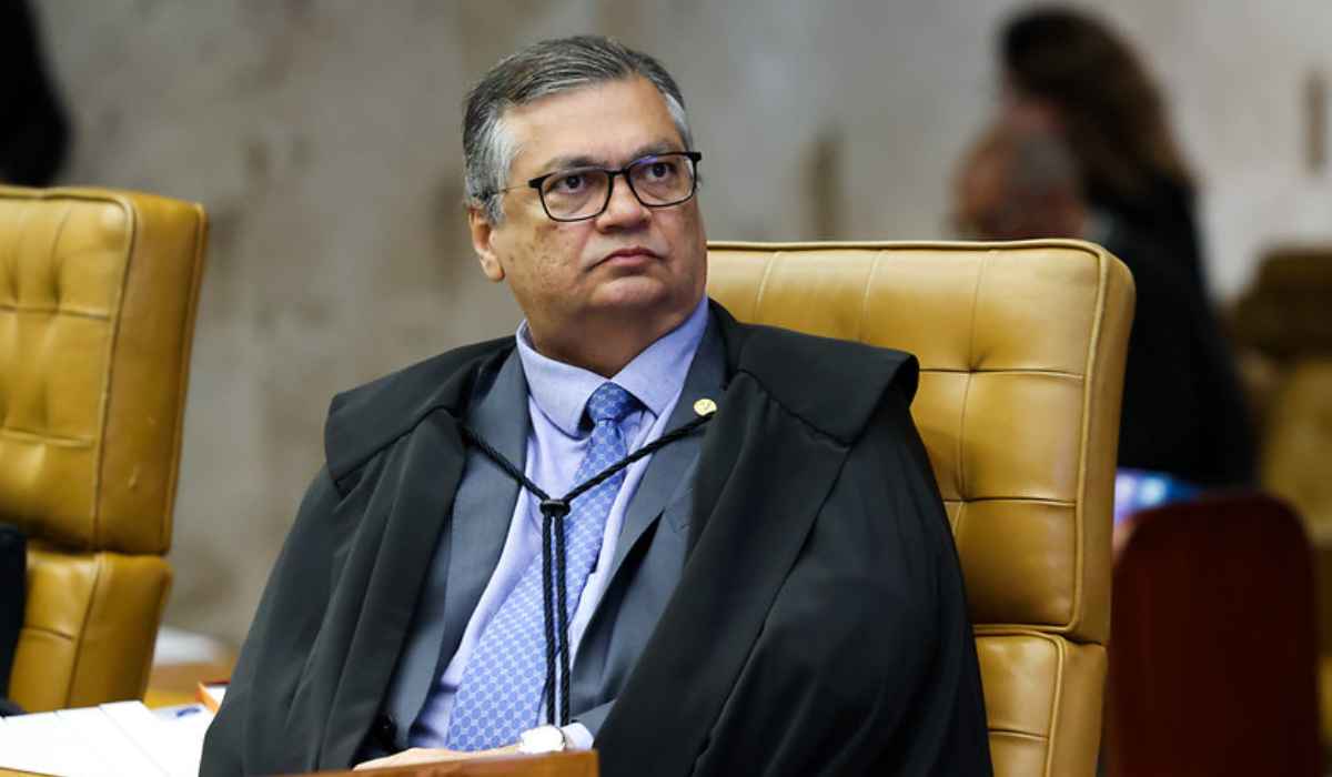 Dino suspende pagamento de verbas não previstas em lei a servidores públicos