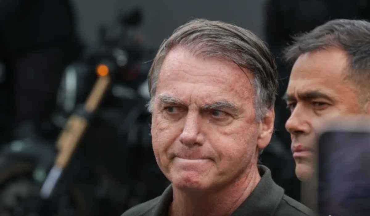 Bolsonaro tem 10 dias para entregar defesa contra perda de patente no Exército