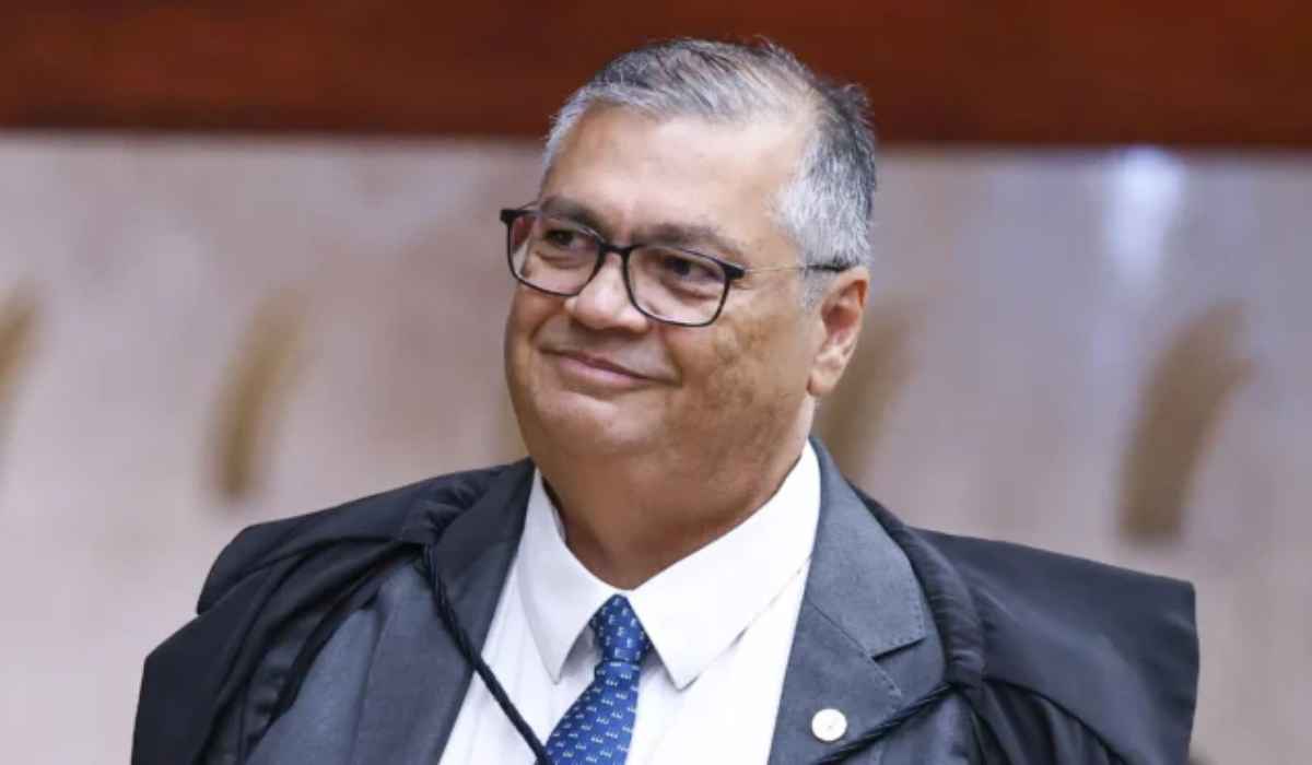 Dino barra manobras para pagamento de penduricalhos