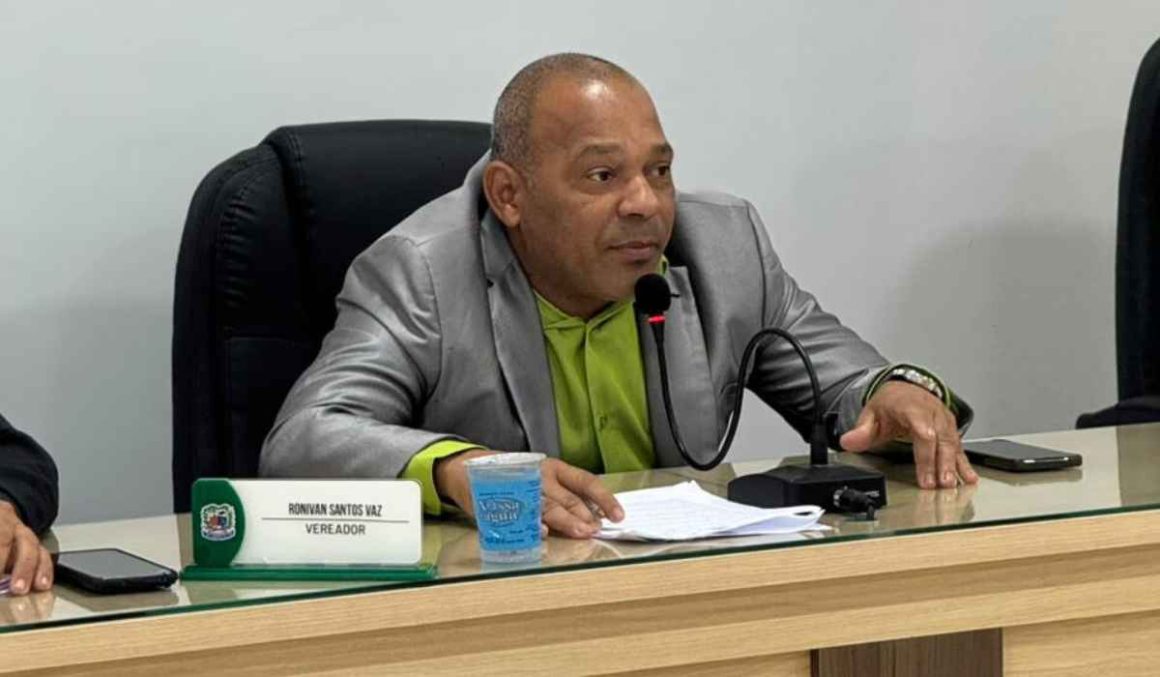 Vereador Roni Baiano apresenta indicação para reforma da quadra da Vila Turi-Açu