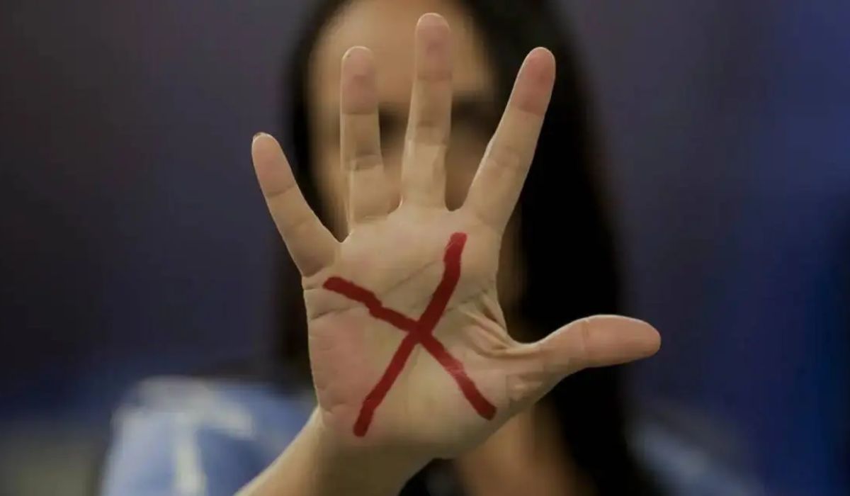 Câmara aprova obrigatoriedade de divulgar canais de denúncia em notícias sobre violência contra a mulher