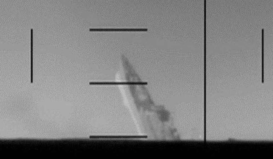 EUA afundam navio de guerra do Irã no Sri Lanka e deixam mais de 80 mortos