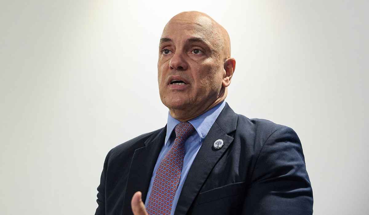 Alexandre de Moraes se manifesta sobre supostas mensagens com Vorcaro