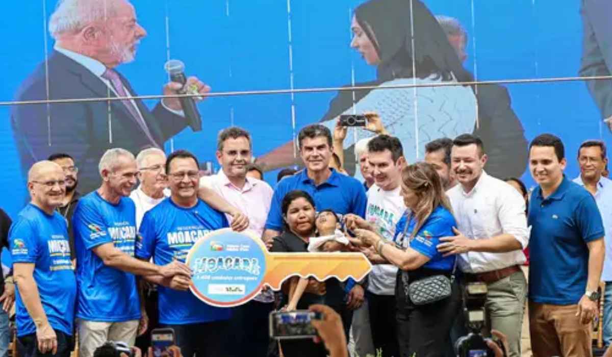 Erick Monteiro acompanha entrega de mais de 1,4 mil moradias em Santarém: "trabalhando por mais qualidade de vida para quem vive no Pará"