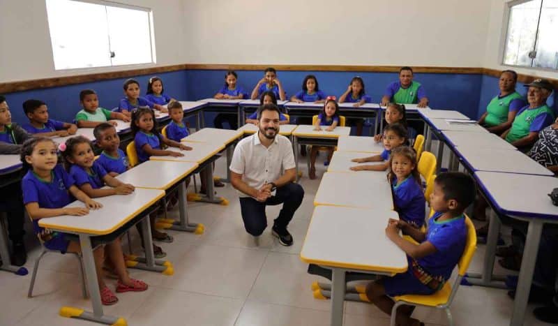 Gestão Eduardo Pio X entrega nova escola na zona rural de São Miguel do Guamá