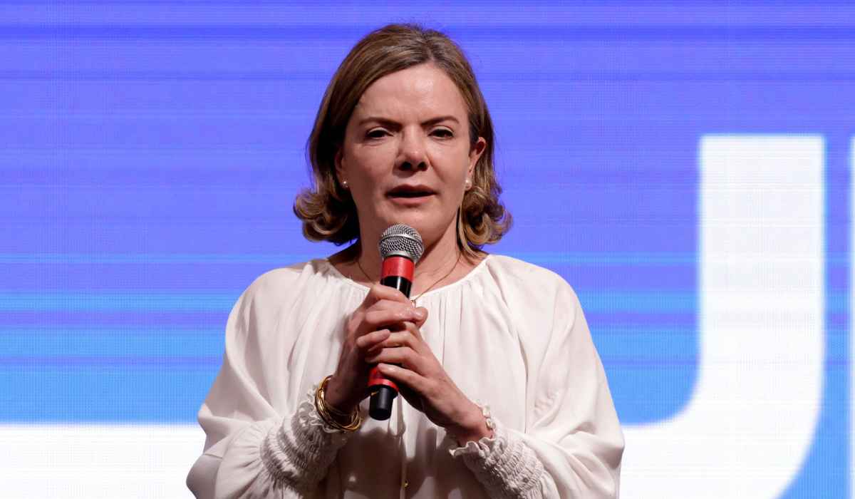 Gleisi sobre candidatura de Caiado: "Vai ficar na periferia da eleição"