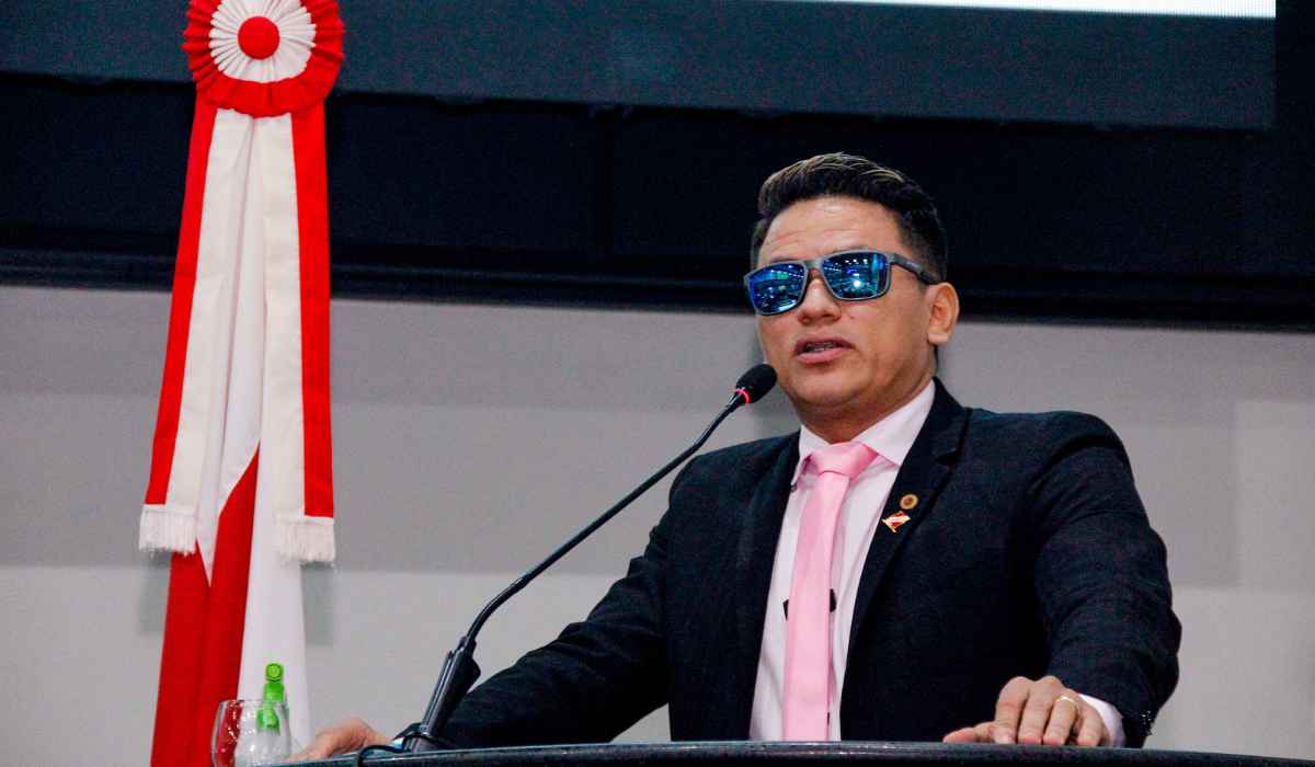 Bob Flay se filia ao Podemos e projeta candidatura à Câmara Federal