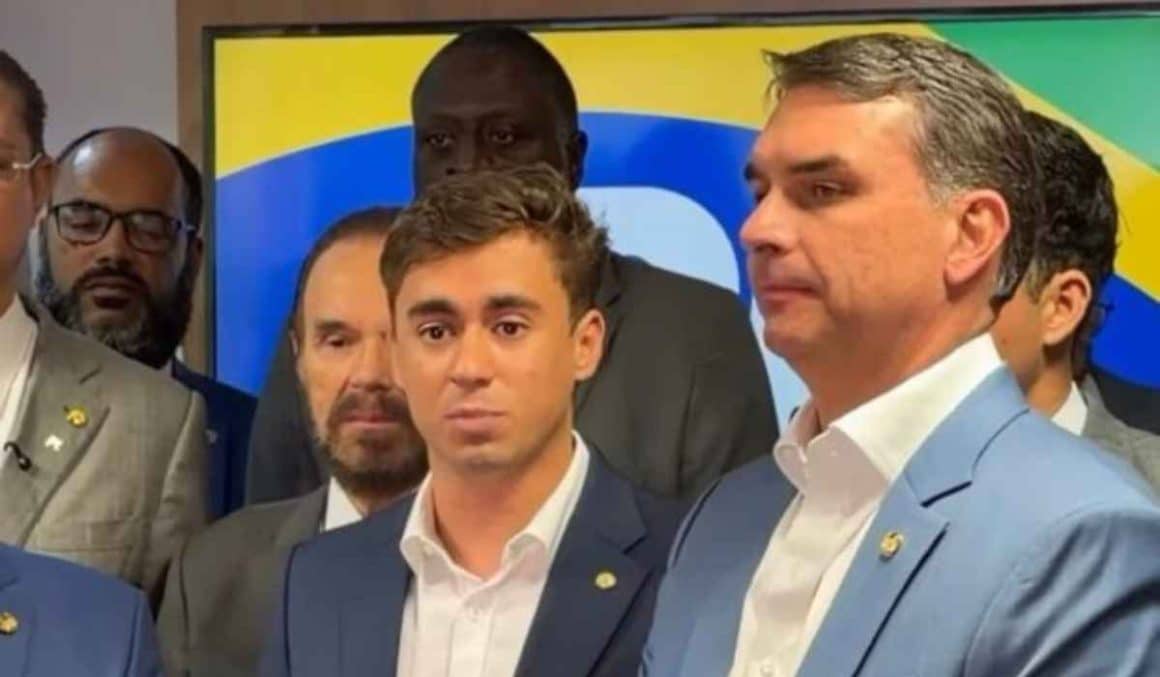 Nikolas Ferreira defende união do PL contra o PT em evento com Flávio Bolsonaro Nikolas Ferreira defende união do PL contra o PT em evento com Flávio Bolsonaro