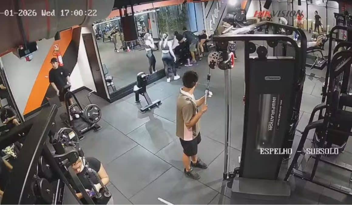 Acidente em academia: Jovem de 19 anos quebra os dois joelhos no DF Acidente em academia: Jovem de 19 anos quebra os dois joelhos no DF