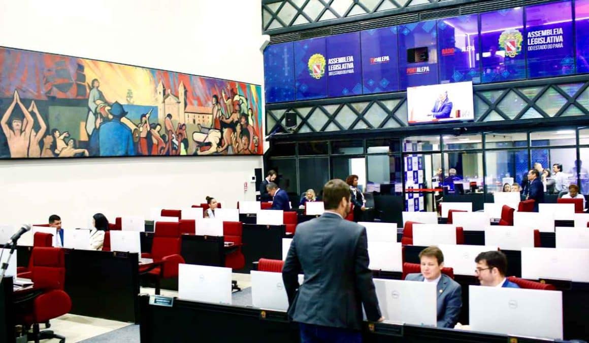 Alepa pauta 10 projetos para sessão desta terça-feira (14) Alepa pauta 10 projetos para sessão desta terça-feira (14)