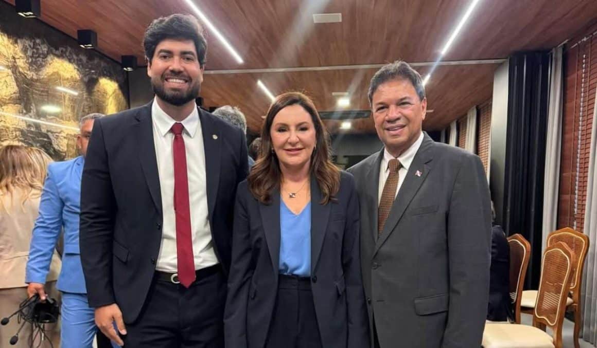 Adriano Coelho: “Continuamos fortalecendo o trabalho conjunto e garantindo resultados para a população paraense” Adriano Coelho: "Continuamos fortalecendo o trabalho conjunto e garantindo resultados para a população paraense"