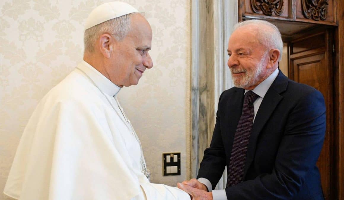 Lula manifesta solidariedade ao papa Leão XIV após ataques de Trump Lula manifesta solidariedade ao papa Leão XIV após ataques de Trump