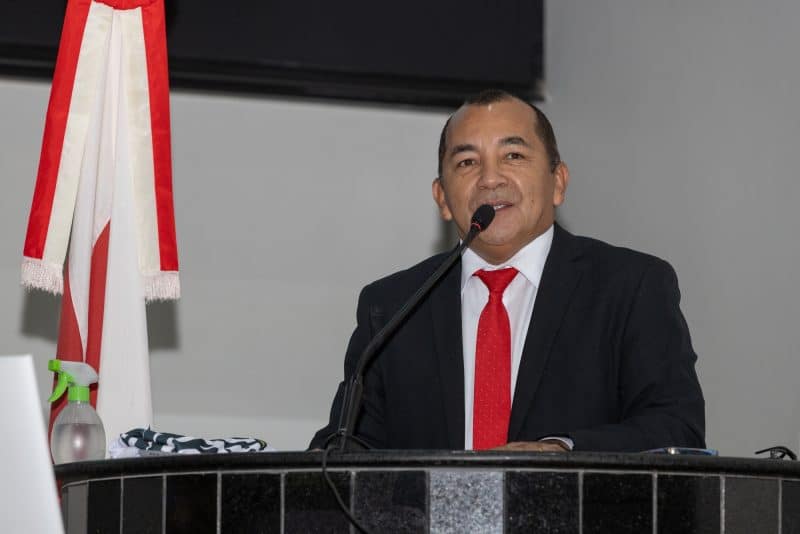 Deputado Elias Santiago marca presença na entrega da Usina da Paz em Tomé-Açu