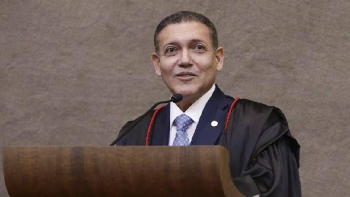 Ao tomar posse na Presidência do TSE, Nunes Marques defende a vontade soberana do povo nas urnas Ao tomar posse na Presidência do TSE, Nunes Marques defende a vontade soberana do povo nas urnas