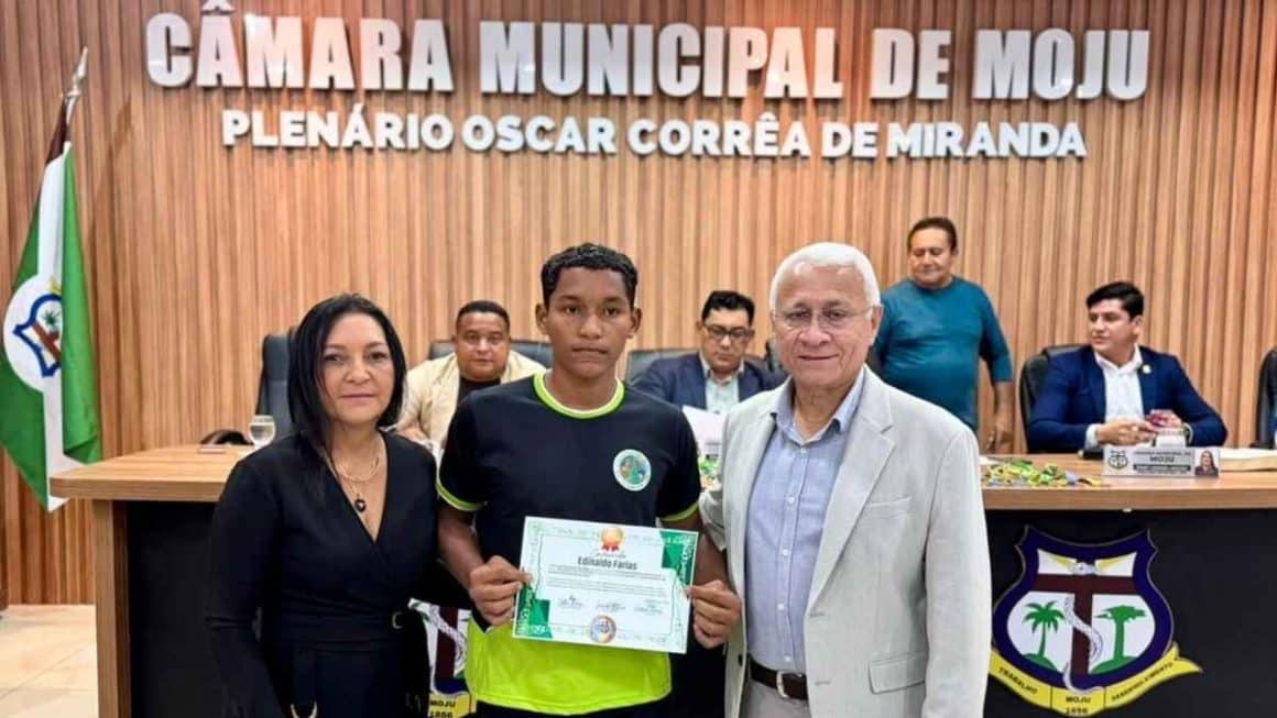 Alunos e educadores de Moju recebem reconhecimento por desempenho na OLITEF 2025 Alunos e educadores de Moju recebem reconhecimento por desempenho na OLITEF 2025