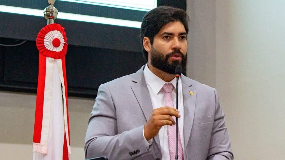 PL de Adriano Coelho prevê atendimento domiciliar para emissão de documentos a pessoas com TEA no Pará PL de Adriano Coelho prevê atendimento domiciliar para emissão de documentos a pessoas com TEA no Pará