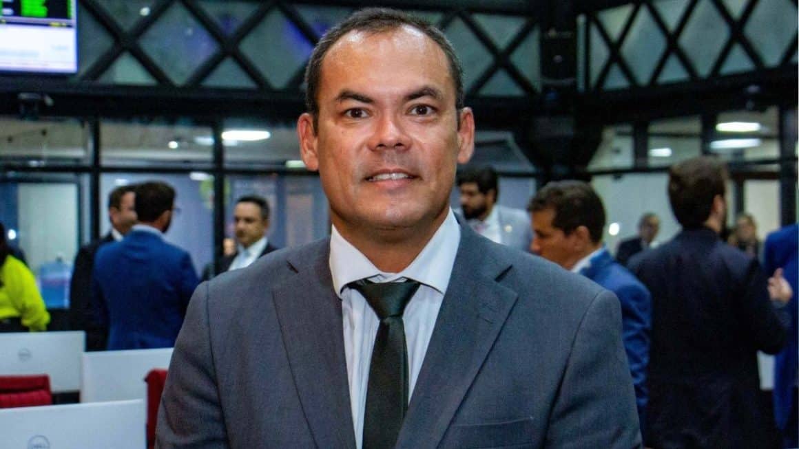 Lu Ogawa (PP) apresenta na Alepa reconhecimento de direitos às pessoas com visão monocular no Pará Lu Ogawa (PP) apresenta na Alepa reconhecimento de direitos às pessoas com visão monocular no Pará