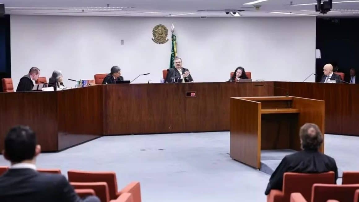 STF mantém proibição de aposentadoria compulsória como pena máxima para juízes STF mantém proibição de aposentadoria compulsória como pena máxima para juízes