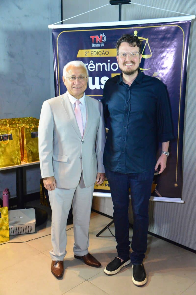 Deputado Dirceu Ten Caten recebe homenagem institucional durante o Prêmio JusPará 2026