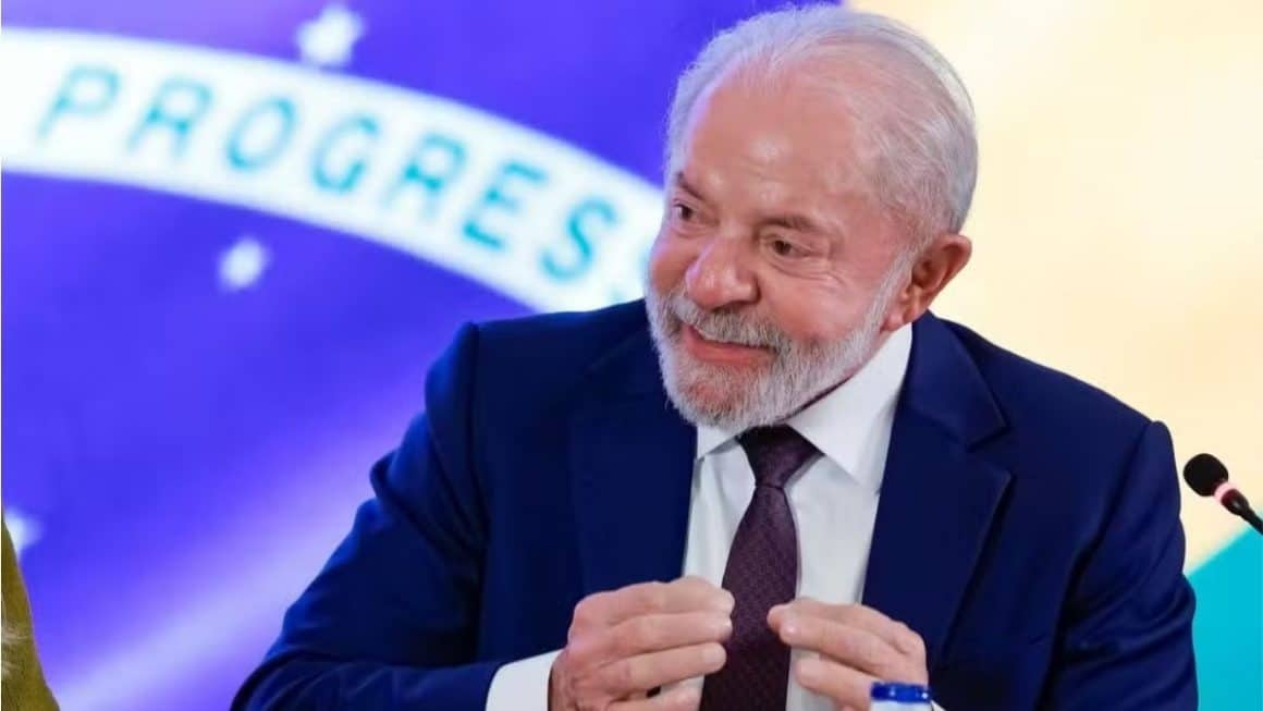 Lula defende fim da escala 6×1 e diz que trabalhador quer mais tempo para viver Lula defende fim da escala 6x1 e diz que trabalhador quer mais tempo para viver