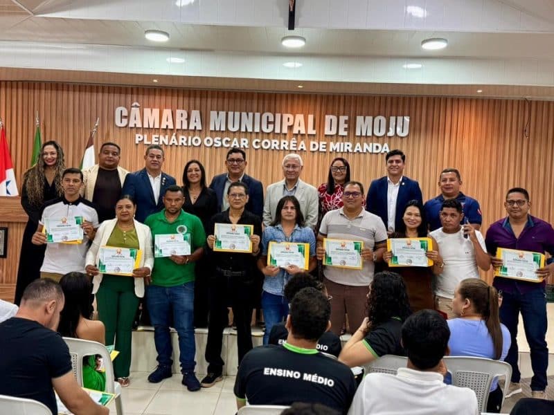 Alunos e educadores de Moju recebem reconhecimento por desempenho na OLITEF 2025