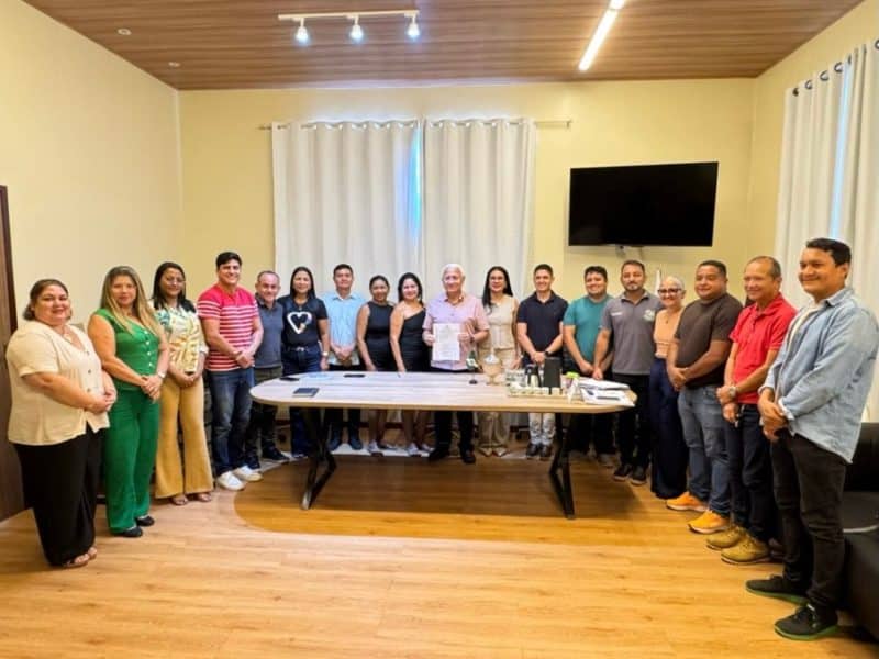 Moju: prefeito Rubens Teixeira assina ordem de serviço para construção do novo CRAS Pedreira