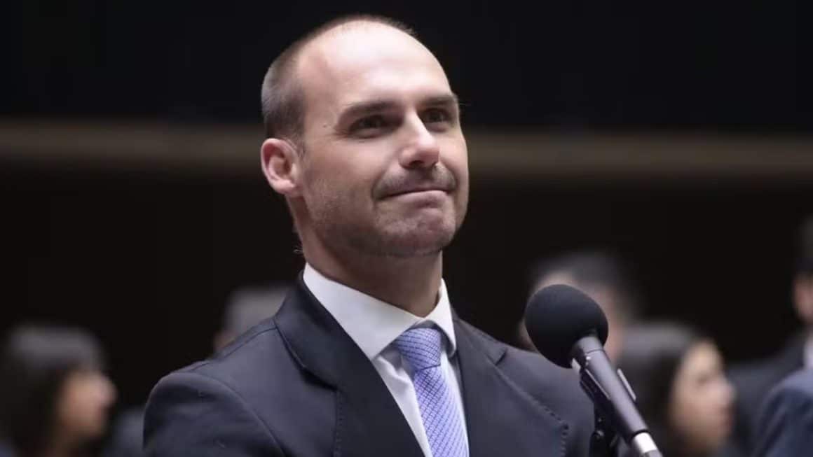 Por unanimidade, STF condena Eduardo Bolsonaro e o torna inelegível Por unanimidade, STF condena Eduardo Bolsonaro e o torna inelegível