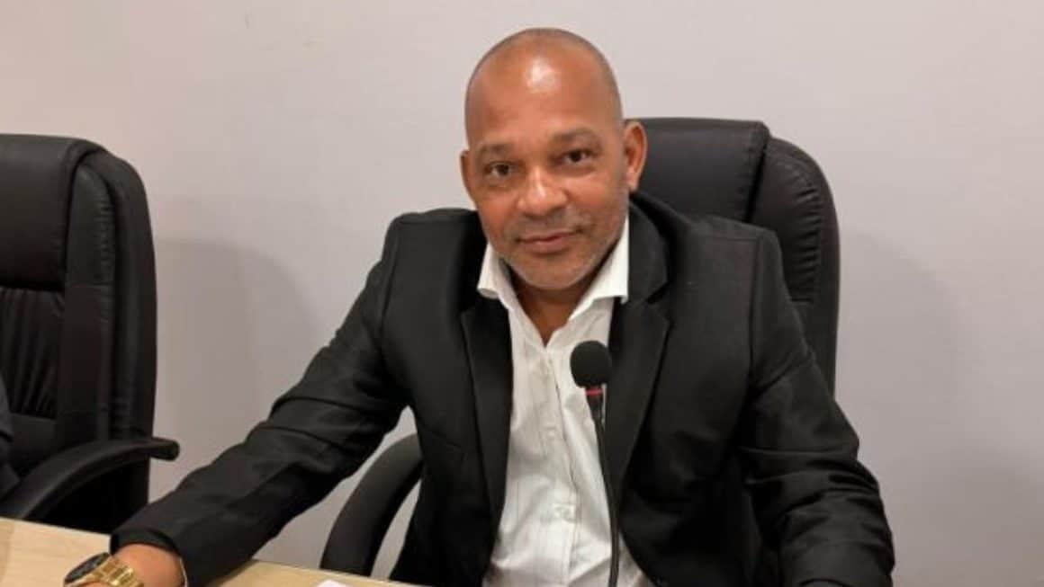 Vereador Roni Baiano solicita obras de infraestrutura para a Vila Turi-Açu e Distrito Palmares Vereador Roni Baiano solicita obras de infraestrutura para a Vila Turi-Açu e Distrito Palmares