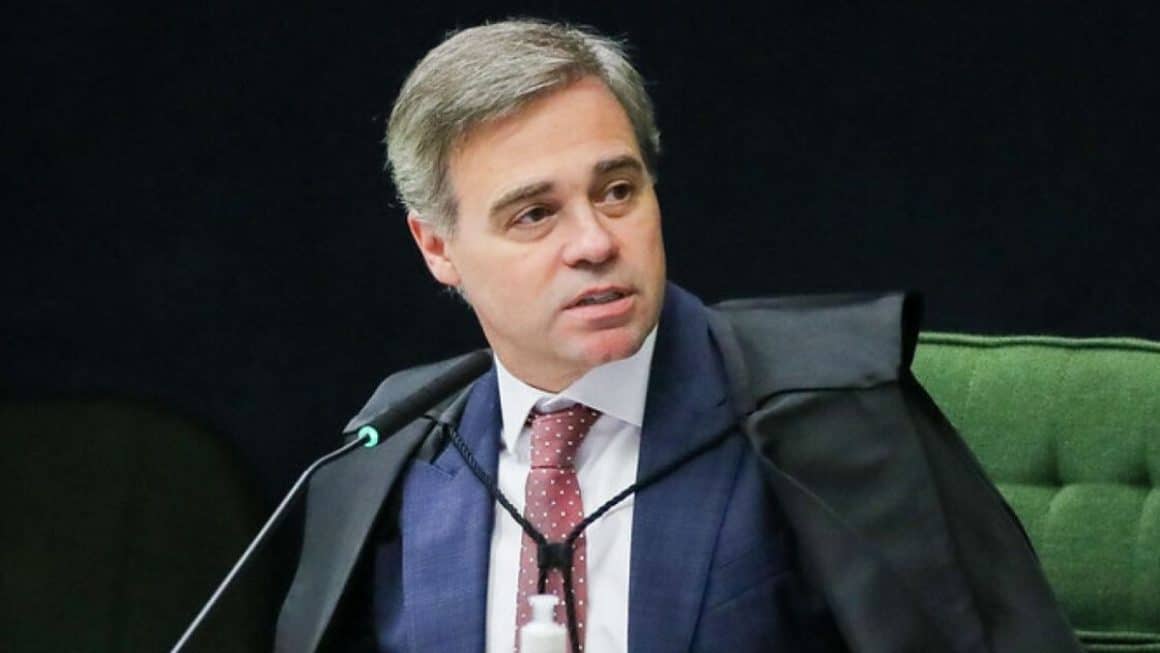 Mendonça manda líder do PL na Câmara apagar vídeo que associa PT a facções criminosas Mendonça manda líder do PL na Câmara apagar vídeo que associa PT a facções criminosas