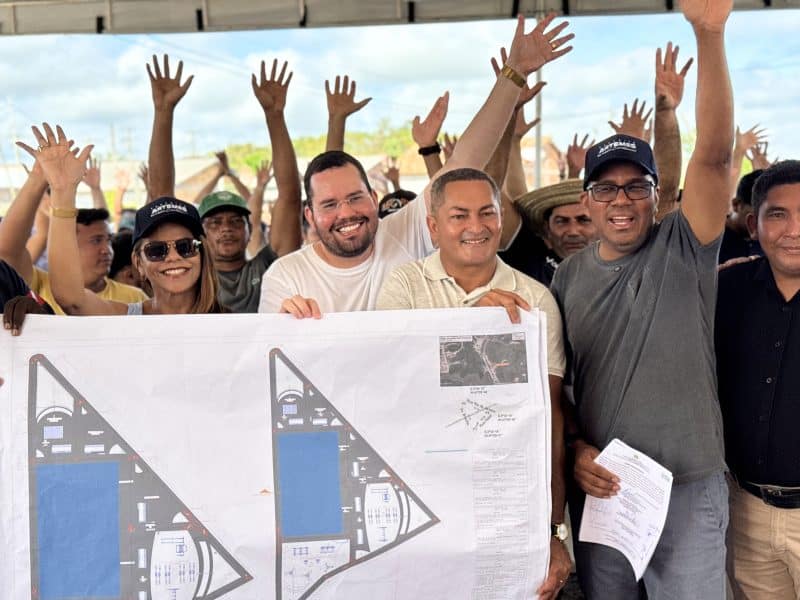 Prefeito Artemes Oliveira assina ordem de serviço para construção da Praça do Bairro Planalto