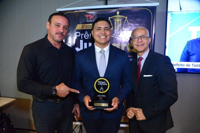 Prêmio JusPará homenageia Alex Gomes por destaque acadêmico e atuação jurídica