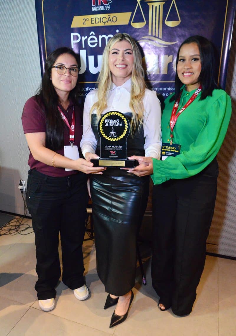 Idealizadora do projeto Maria da Penha nas Escolas, Vânia Mourão é homenageada no Prêmio JusPará 2026