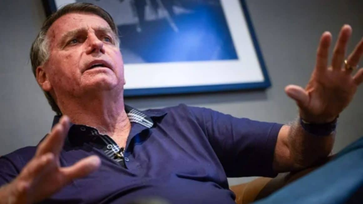Moraes mantém prisão domiciliar humanitária de Jair Bolsonaro Moraes mantém prisão domiciliar humanitária de Jair Bolsonaro