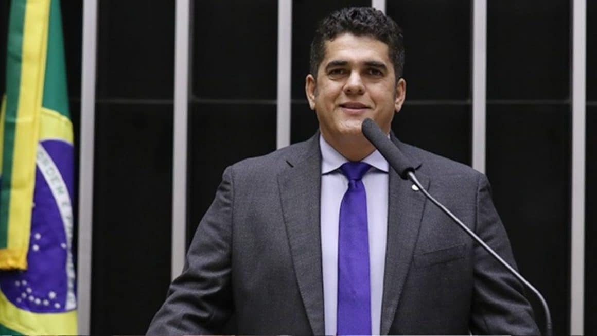 TSE suspende inelegibilidade de Antônio Doido e libera atuação política até julgamento final O ministro Nunes Marques (TSE) suspendeu a inelegibilidade de Antônio Doido, que recupera direitos políticos provisoriamente para os atos eleitorais de 2026.