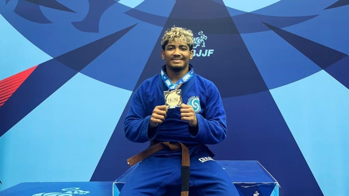 A volta por cima de Edgar Machado: resiliência e ouro no São Paulo International Open Edgar Machado no pódio com sua medalha de ouro