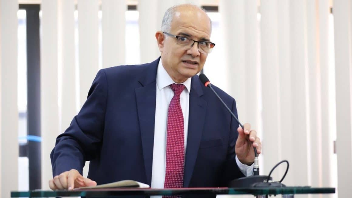 Advogado José Alexandre Buchacra toma posse como juiz titular do TRE-PA O advogado José Alexandre Buchacra tomou posse como juiz titular do TRE-PA nesta quinta-feira (16). Esta é a terceira vez que o jurista assume o cargo.