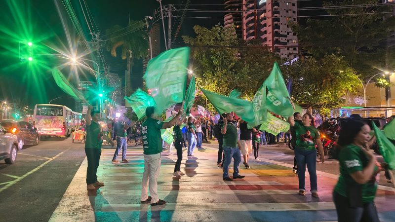Deputado Zeca Pirão reúne apoiadores em adesivaço em Belém
