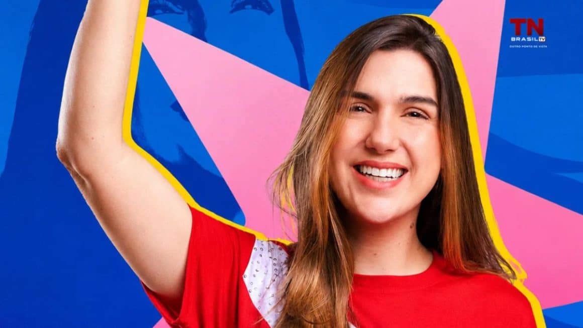 Deputada Paula Titan renova mandato e segue na Alepa Paula Titan sorrindo no plenário ao ser reeleita deputada na Alepa no Pará.