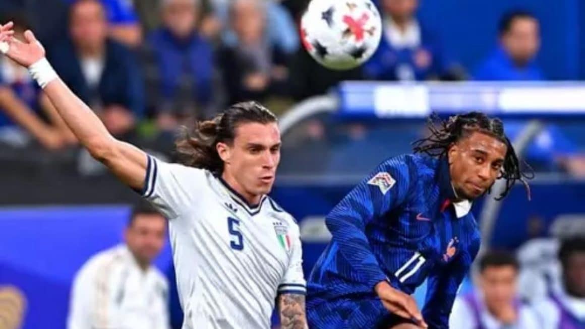 Olisé faz golaço, mas França empata com a Itália pela Liga das Nações Olisé faz golaço, mas França empata com a Itália pela Liga das Nações