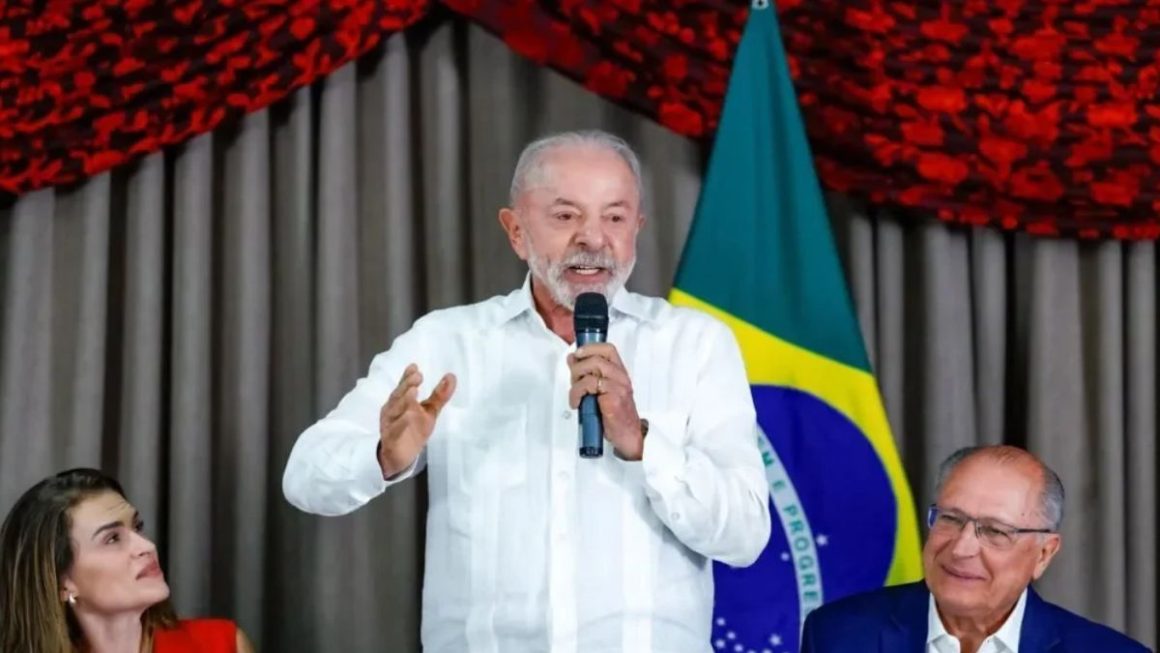 Lula celebra aprovação do fim da escala 6×1: “Jamais será revogada” Lula celebra aprovação do fim da escala 6x1: "Jamais será revogada"