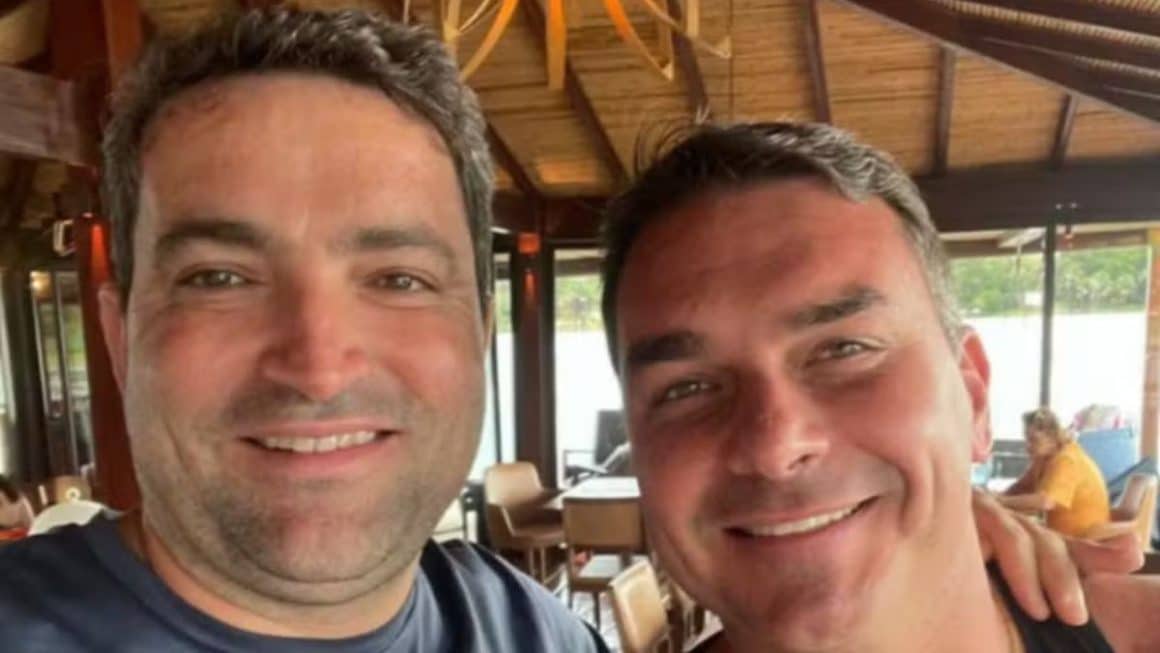 Flávio Bolsonaro é alvo de 2º inquérito no STF por suspeita de lavagem Flávio Bolsonaro é alvo de 2º inquérito no STF por suspeita de lavagem