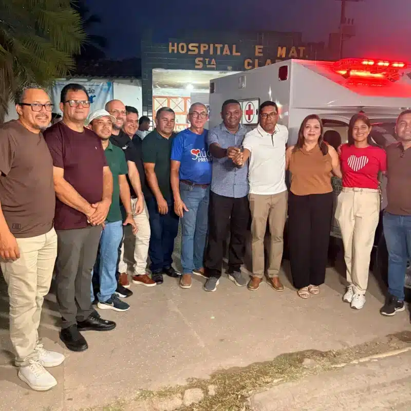 Nova ambulância para o Hospital Santa Clara: parceria entre Railton Silva, Artemes Oliveira e Zequinha Marinho